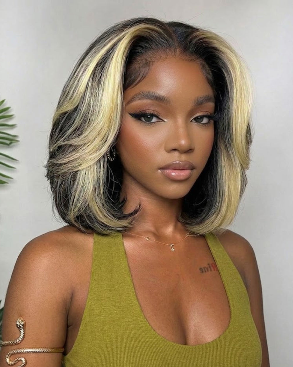 eullair Blonde Highlight Color Layer Bob Wigs Natural 13x4 Lace Frontal Human Hair Wigs 250% Density