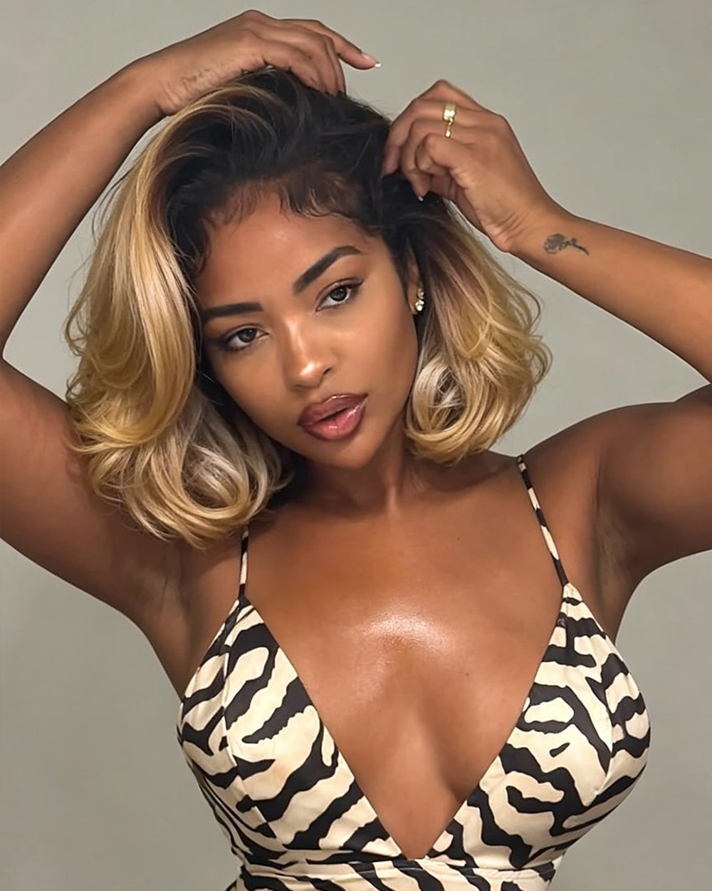 eullair Ombre Honey Blonde Layer Blow Out Bob Wigs 1B Root 613 Color 13x4 Frontal Lace Human Hair Wigs