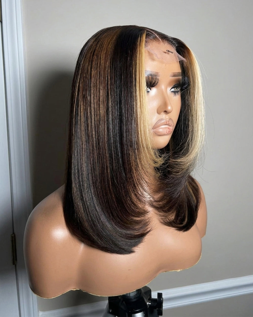 eullair #27 Highlight with Brown Color 2x6 Bob Wig Soft Layered Cut Lace Frontal Glueless Wig