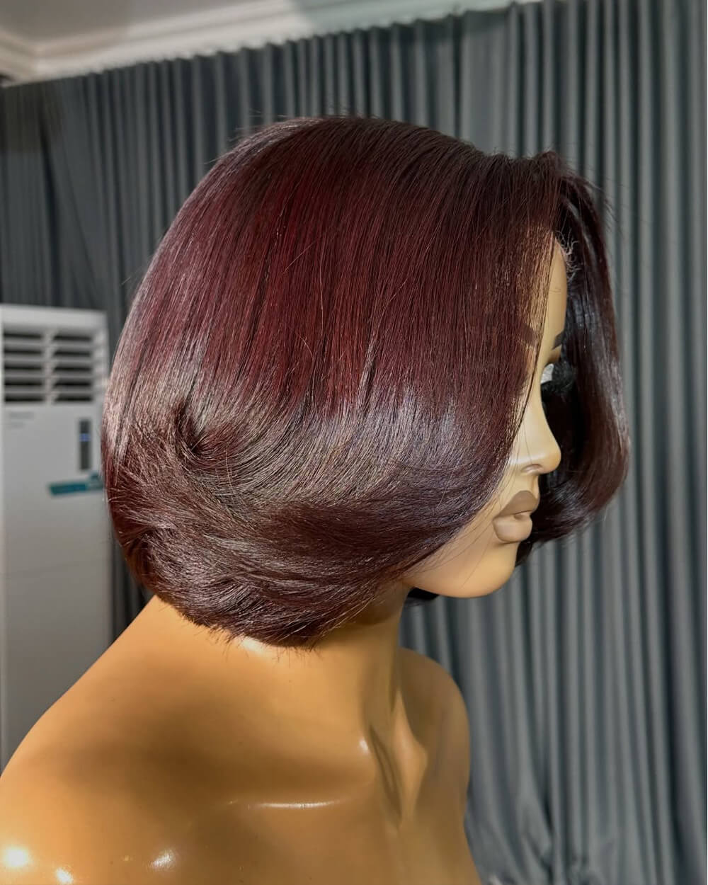 eullair Cherry Burgundy Bob Wig Soft Layered 13x4 Lace Frontal Glueless Wig 10 inch