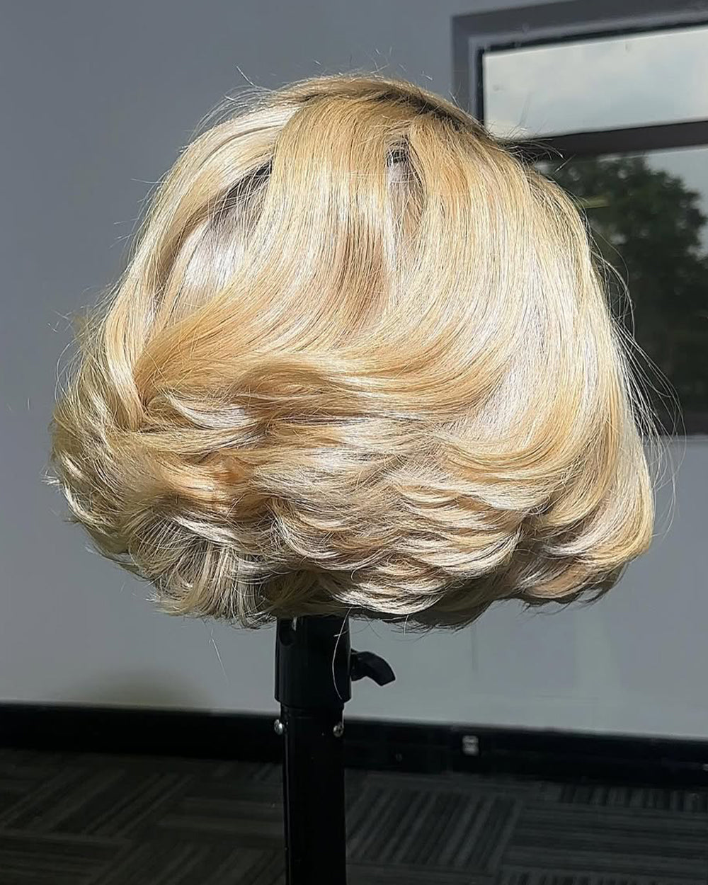 eullair Ombre Honey Blonde Layer Blow Out Bob Wigs 1B Root 613 Color 13x4 Frontal Lace Human Hair Wigs
